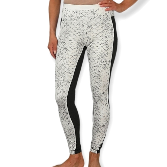 Lululemon Athletica Snake Print and Black Hi-Waist Leggings 4 - Picture 1 of 3